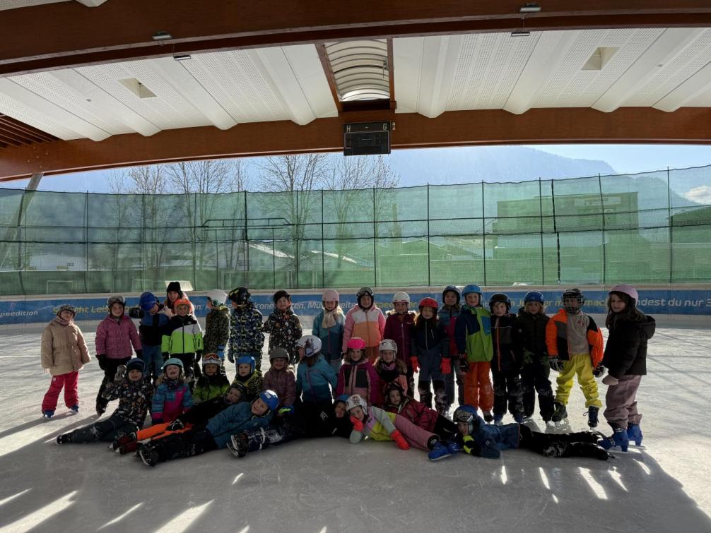Klassenfoto Eislaufen